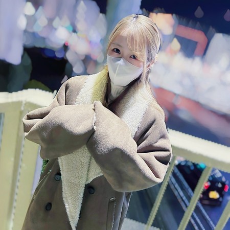 FC2-PPV-4611868 [BT](FC2) 卒業した華奢なあの子と再会。大人の生ハメセックス。