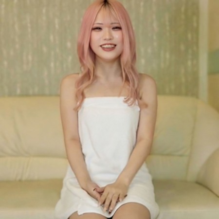 FC2-PPV-4689842 [BT](FC2) 【無】メチャ可愛い！派手色髪系の女性はエロい…？「エッチなこと大好き⤴」らしいです！さらに初顔射に初中だし収録！特典高画質