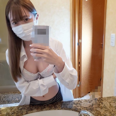 FC2-PPV-4658002 [BT](FC2) 清純で好奇心旺盛な色白美乳。痛がりながらも性に貪欲の余りオジサンと中出しエッチ