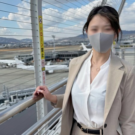 FC2-PPV-4625589 [BT](FC2) 初出演マジ素人！年末に帰省してきた働くDカップ新卒OLを空港でリモートバイブ挿れて楽しむw