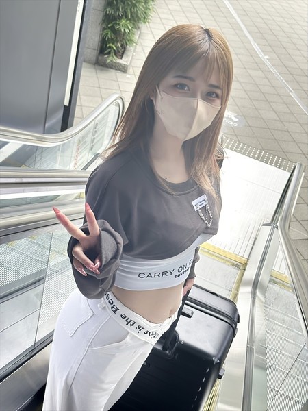 FC2-PPV-4693309 [BT](FC2) 【有名雑誌モデル】『爆乳美女インフルエンサー』日給180万円の1発撮りガチ生中出し撮影。【計70分高画質特典】