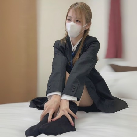 FC2-PPV-4665211 [BT](FC2) 卒業した華奢なあの子と再会。大人の生ハメセックスを当時の制服で