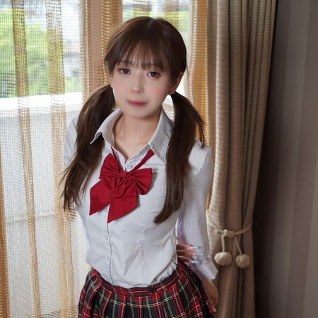 FC2-PPV-4691660 [BT](FC2) 【初撮】18歳女生カワ後輩　「ケイケンがないから…」って先輩の指導に従う　巨根の激ピストンで一変！！先輩の愛液が中で暴発妊娠