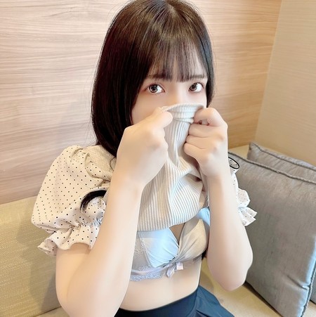 FC2-PPV-4737724 [BT](FC2) 経験人数少なめのお嬢様学校育ちの現駅女子大生がオヂサン相手に初イキ連発美肌スレンダーボディが激しく乱れる一部始終を収めた衝撃映像