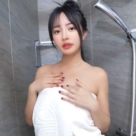 FC2-PPV-4748662 [BT](FC2) 【初撮】美巨乳の可愛い美人が3Pで乱れる！巨根2本に突かれまくり、濃厚****で絶頂イキ！