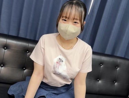 FC2-PPV-4751534 [BT](FC2) 【完全素人初撮り】経験極浅めっちゃ可愛い18歳このルックスで巨乳Fカップは本当に堪りません！生挿入中出しにガチで困惑。特典有り