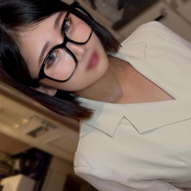 FC2-PPV-4770863 [BT](FC2) 【無】知的すぎる黒髪巨乳秘書！！突くたび波打つデカ神尻！！イキ乱れるおとなしめインテリFカップ美女に大量種付け！！