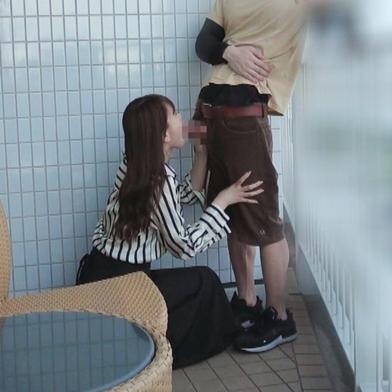 FC2-PPV-4775211 [BT](FC2) 出会ったばかりの**大生に高層ホテルのベランダでチンポしゃぶらせる愉悦【みずき　**大生】