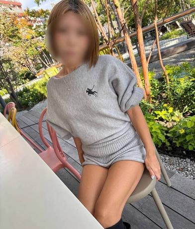 FC2-PPV-4792091 [BT](FC2) 【完全素人】小麦肌がそそる激エロ人妻！断れない性格で押しに弱いダメ妻。危日でも構わず膣奥に中出しハメ。特典有り