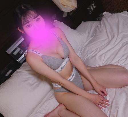 FC2-PPV-4791941 [BT](FC2) 8/24 logB：みな　S4からオナニーしまくり、彼氏以外ともヤリまくる性欲激強の清楚系超美乳メンエス嬢とハメ撮りSEX