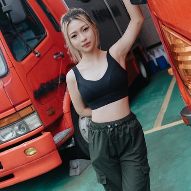 FC2-PPV-4801392 [BT](FC2) 潮吹絶頂連発、消防士志望の感度MAX敏感ムスメ。「止めないで、全部出して」と痙攣しながら懇願。激しピストンで愛液が大洪水、締め付