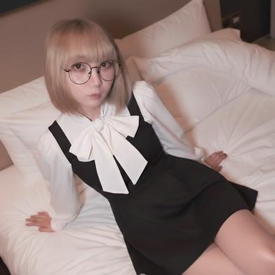 FC2-PPV-4844916 [BT](FC2) 低身長18歳超敏感少ジョがラブホで限界突破電マで小さな喘ぎ声が漏れバック激ピストンでピンクパイパンマンコに中出し種付け