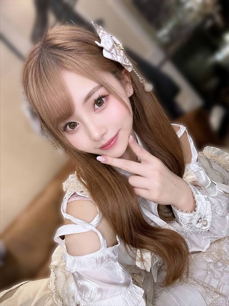 FC2-PPV-4904121 [BT](FC2) 【顔出し解禁】”フォロワー急増中18歳美女コスプレイヤー”FC2衝撃出演。危険日中出し希少映像『1時間24分』。