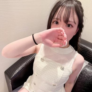 FC2-PPV-4937297 [BT](FC2) 「下着だけって言ったのぃ…」黒髪清楚系が金に釣られて即尺＆生挿入！膣内はダメって拒否したのに中出しされた激チョロ素人モデルの個撮